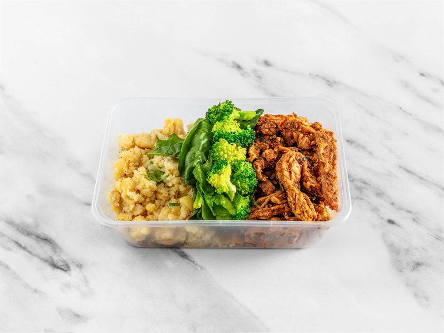 Chicken fajita with white creamy mash, broccoli and spinach