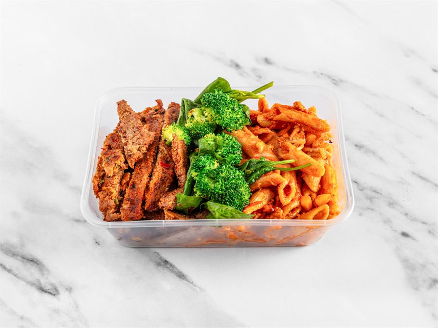 Chicken kebab with wholegrain pasta, broccoli and spinach
